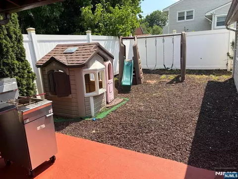 Exterior - 371 Simons Ave, Hackensack, NJ 07601 photo 6 of 8