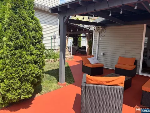 Exterior - 371 Simons Ave, Hackensack, NJ 07601 photo 2 of 8