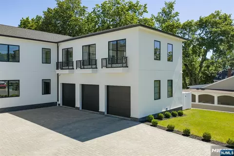 Exterior - 191 Nimitz Rd, Paramus, NJ 07652 photo 7 of 7