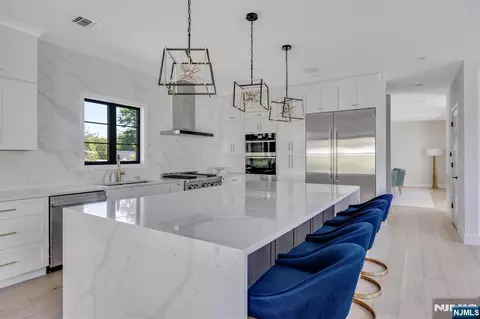 Kitchen - 191 Nimitz Rd, Paramus, NJ 07652 photo 3 of 4