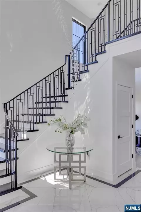 Entry Way - 191 Nimitz Rd, Paramus, NJ 07652 photo 2 of 5