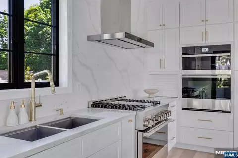 Kitchen - 191 Nimitz Rd, Paramus, NJ 07652 photo 4 of 4
