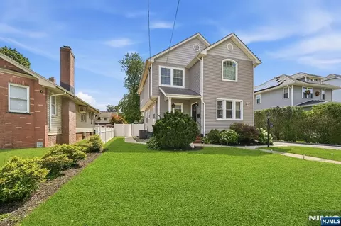 73 Forest Pl, Rochelle Park, NJ 07662