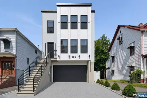 199 Park St, East Orange, NJ 07017