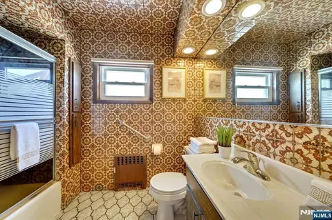224 Euclid Ave, Hackensack, NJ 07601 photo 39