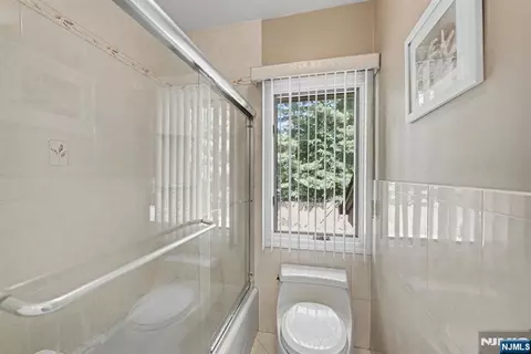 151 Broadview Ter, Paramus, NJ 07652 photo 12