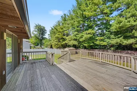 151 Broadview Ter, Paramus, NJ 07652 photo 15