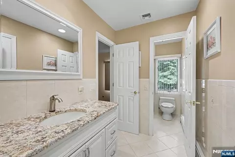 151 Broadview Ter, Paramus, NJ 07652 photo 11