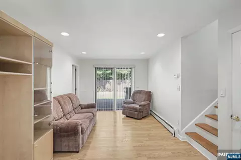 151 Broadview Ter, Paramus, NJ 07652 photo 8