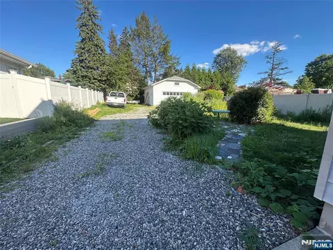 542 Prospect Ave, Ridgefield, NJ 07657
