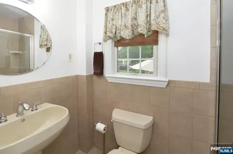 418 Burlington Rd, Paramus, NJ 07652 photo 6