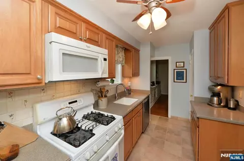 418 Burlington Rd, Paramus, NJ 07652 photo 13