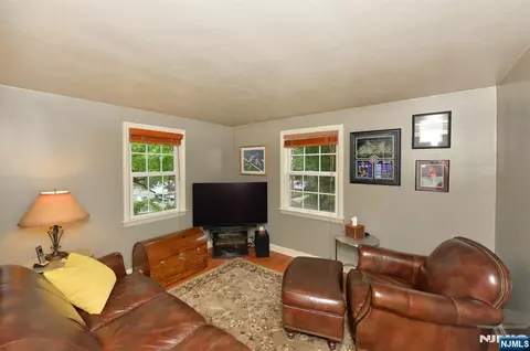 418 Burlington Rd, Paramus, NJ 07652 photo 26