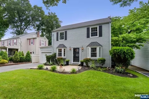418 Burlington Rd, Paramus, NJ 07652 photo 2