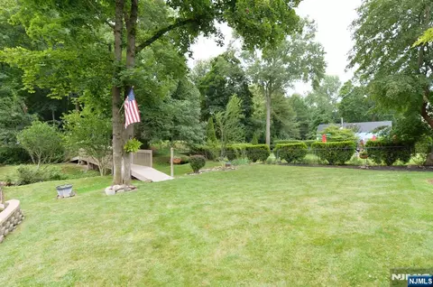 418 Burlington Rd, Paramus, NJ 07652 photo 22
