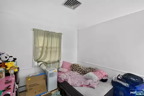 Bedroom - 464 Tulane Ct, Paramus, NJ 07652 photo 2 of 4