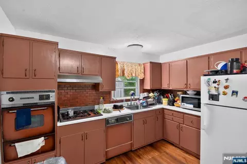 Kitchen - 464 Tulane Ct, Paramus, NJ 07652 photo 1 of 1