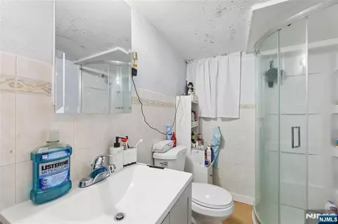 Bath - 605 Central Ave, Harrison, NJ 07029 photo 4 of 4