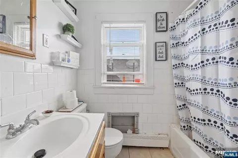 Bath - 605 Central Ave, Harrison, NJ 07029 photo 3 of 4