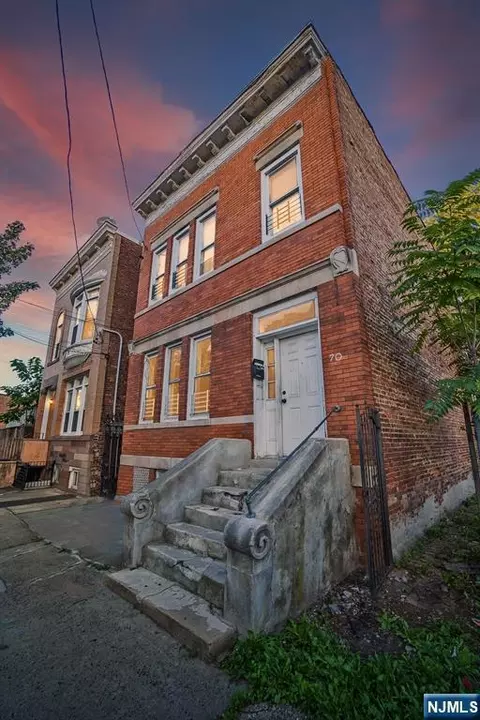 70 9th St, Newark, NJ 07107