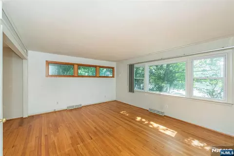 77 E Lake Dr, Wayne, NJ 07470 photo 17