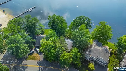 77 E Lake Dr, Wayne, NJ 07470 photo 39