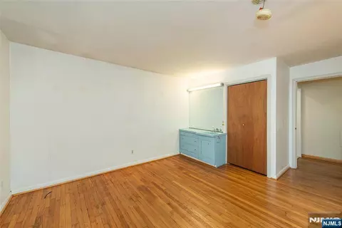 77 E Lake Dr, Wayne, NJ 07470 photo 20