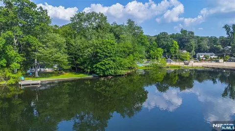 77 E Lake Dr, Wayne, NJ 07470 photo 34