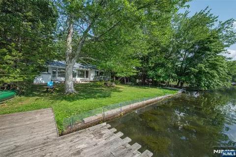 77 E Lake Dr, Wayne, NJ 07470 photo 29