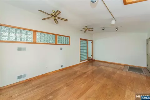 77 E Lake Dr, Wayne, NJ 07470 photo 11