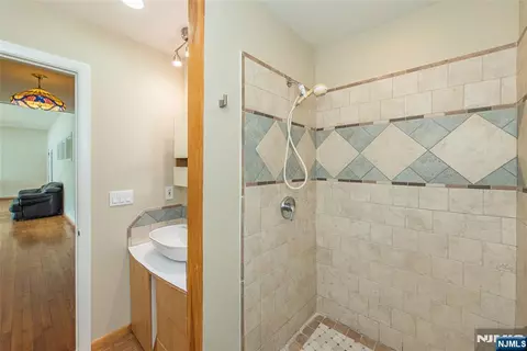 77 E Lake Dr, Wayne, NJ 07470 photo 23