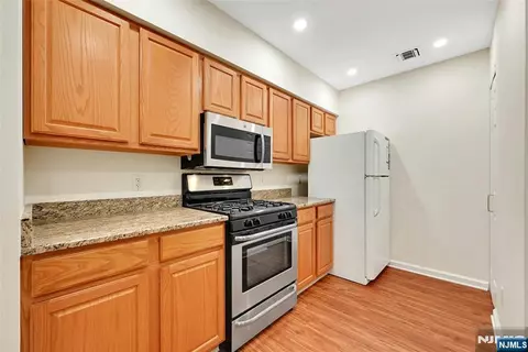 Kitchen - 189 Forest Ave #211, Paramus, NJ 07652 photo 2 of 3