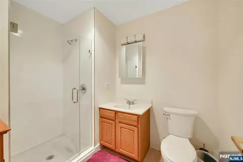 Bath - 189 Forest Ave #211, Paramus, NJ 07652 photo 2 of 2
