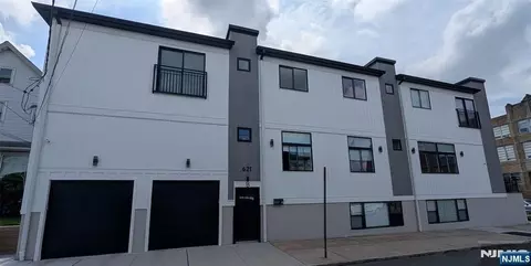 621 Valley Brook Ave, Lyndhurst, NJ 07071