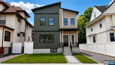 21 Hampton Ter, East Orange, NJ 07018