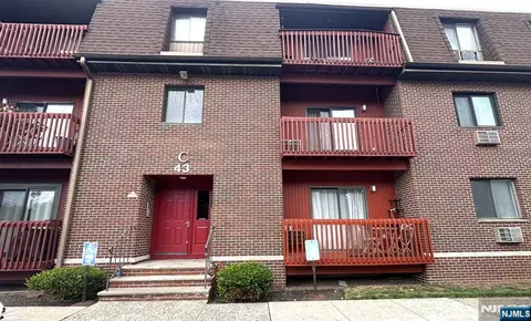 666 Mill St #C4, Belleville, NJ 07109