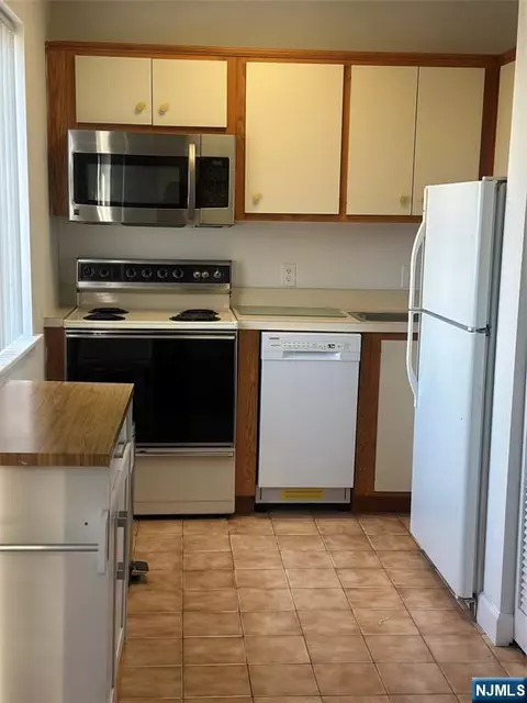 279 Clark St #C3, Hackensack, NJ 07601 photo 6