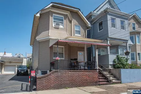 1029 19th St, Paterson, NJ 07501