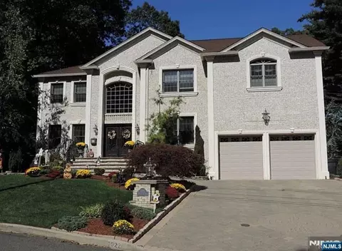 1022 Woodland Ave, Oradell, NJ 07649