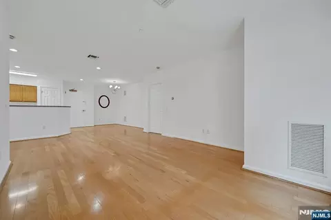 Living - 189 Forest, Paramus, NJ 07652 photo 6 of 7