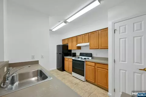 Kitchen - 189 Forest, Paramus, NJ 07652 photo 2 of 3