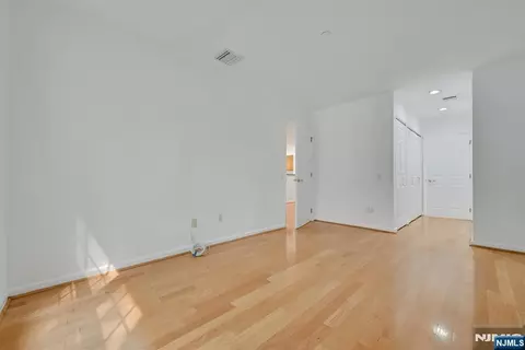 Living - 189 Forest, Paramus, NJ 07652 photo 7 of 7
