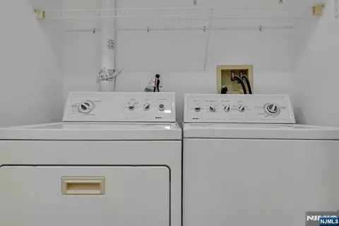 189 Forest #213, Paramus, NJ 07652 photo 15