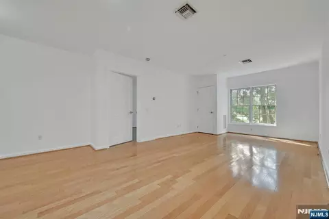 Living - 189 Forest, Paramus, NJ 07652 photo 3 of 7