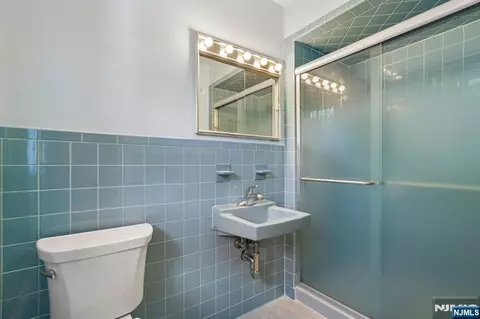 Bath - 270 Midwood Rd, Paramus, NJ 07652 photo 1 of 3