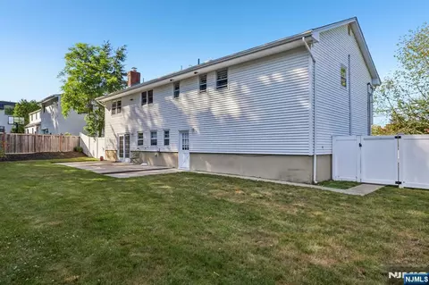 Exterior - 270 Midwood Rd, Paramus, NJ 07652 photo 3 of 3