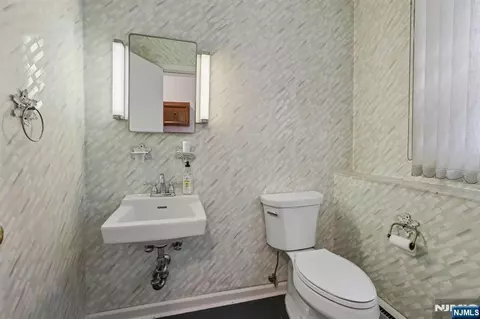 Bath - 270 Midwood Rd, Paramus, NJ 07652 photo 3 of 3