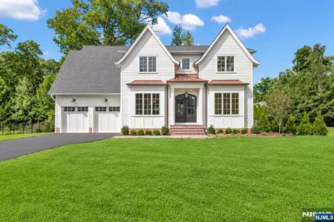 331 Martom Rd, Wyckoff, NJ 07481
