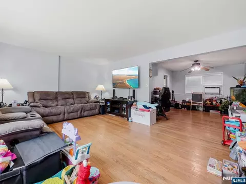 33 Prospect St, Paramus, NJ 07652 photo 6