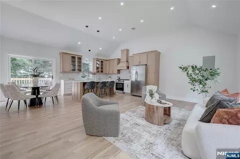 896 Union Valley Rd, West Milford, NJ 07480